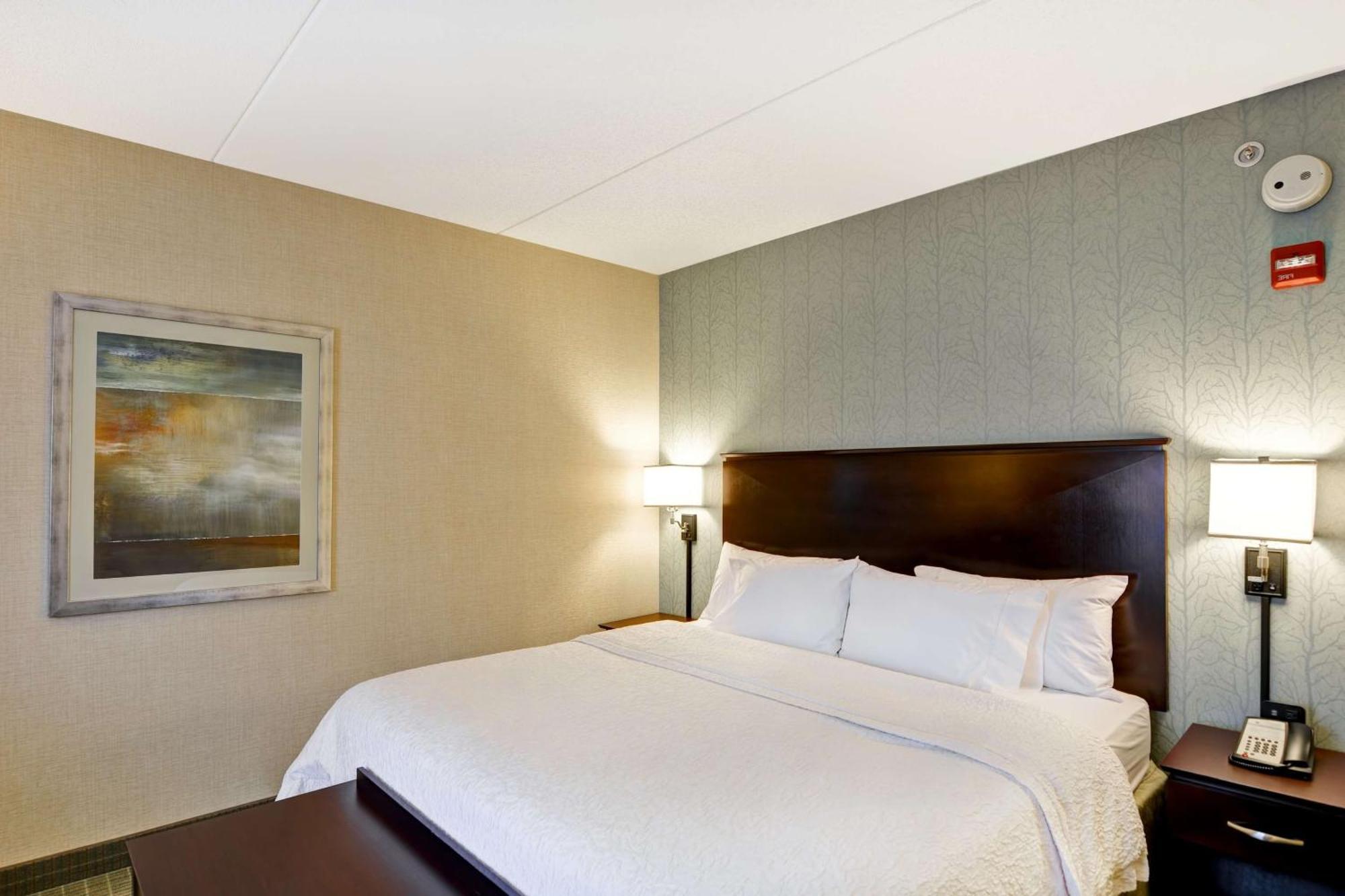 Hampton Inn & Suites Уилкс-Барре Экстерьер фото