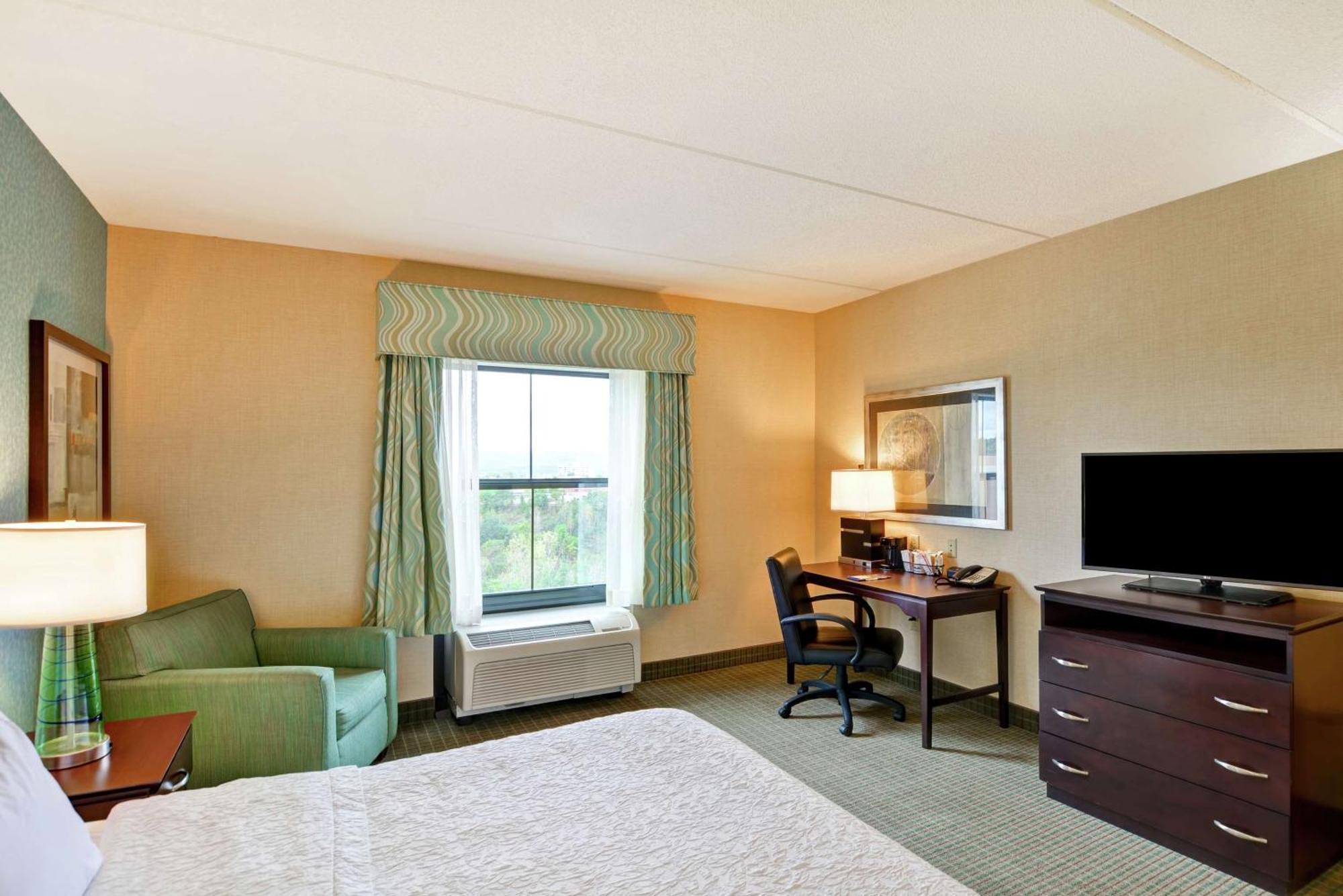 Hampton Inn & Suites Уилкс-Барре Экстерьер фото
