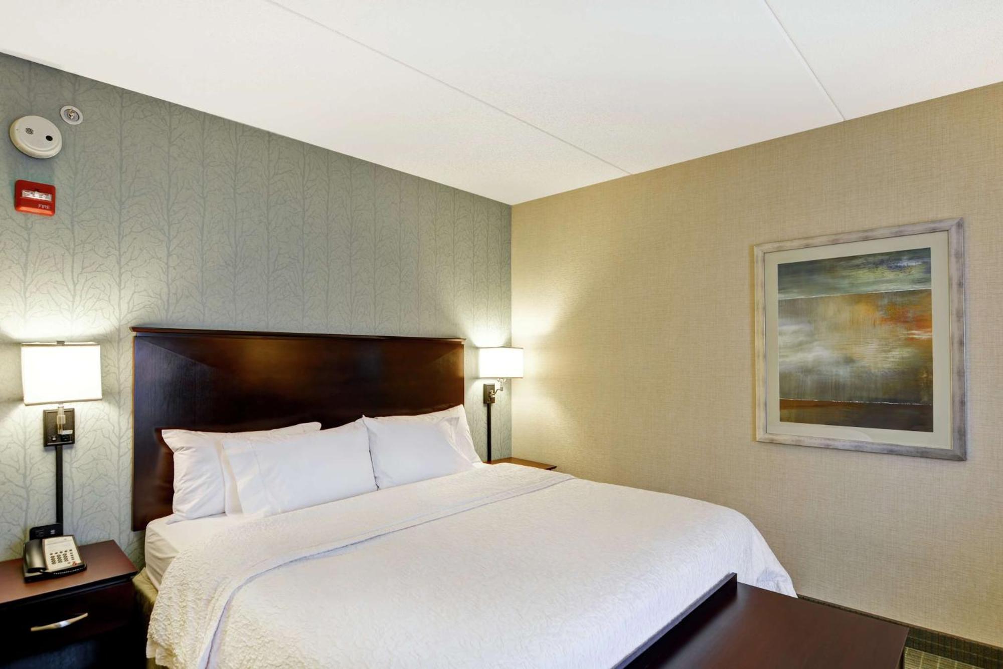 Hampton Inn & Suites Уилкс-Барре Экстерьер фото