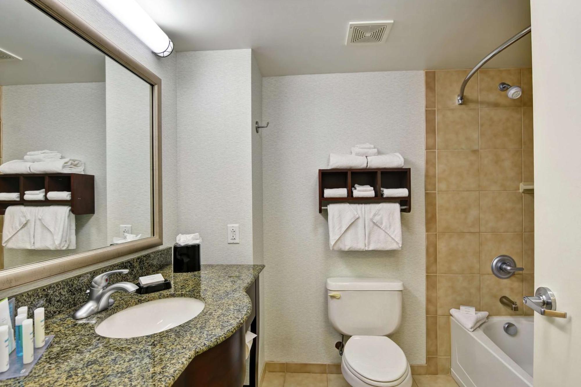Hampton Inn & Suites Уилкс-Барре Экстерьер фото