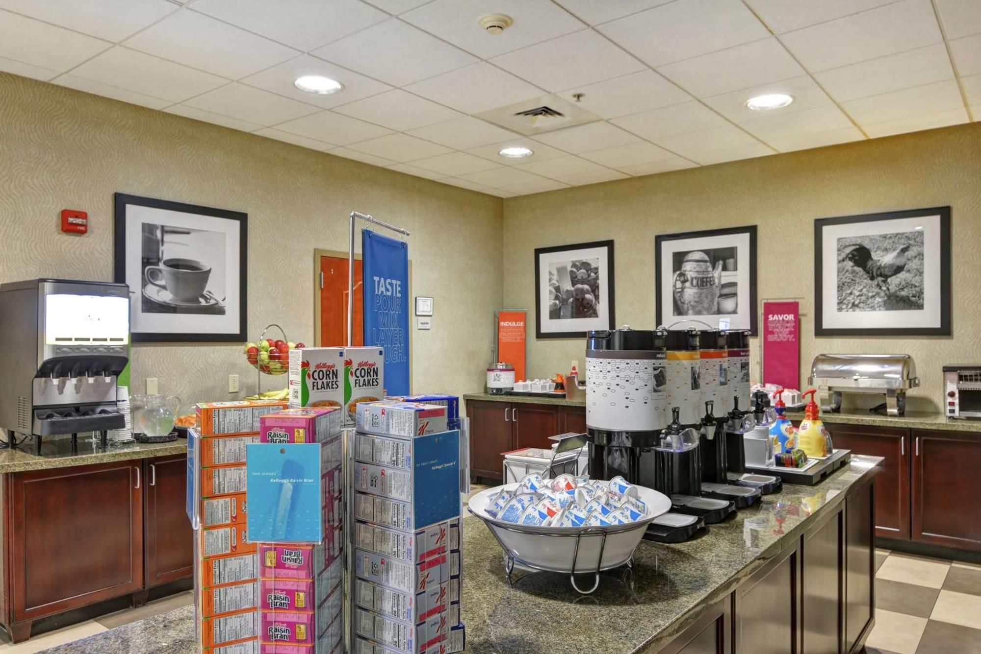 Hampton Inn & Suites Уилкс-Барре Экстерьер фото