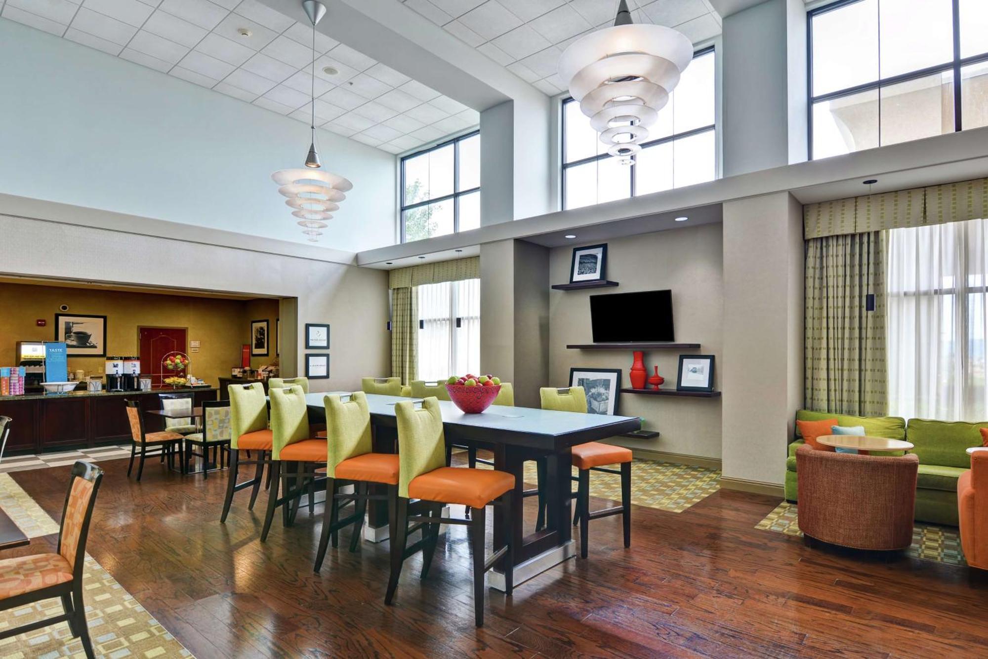 Hampton Inn & Suites Уилкс-Барре Экстерьер фото