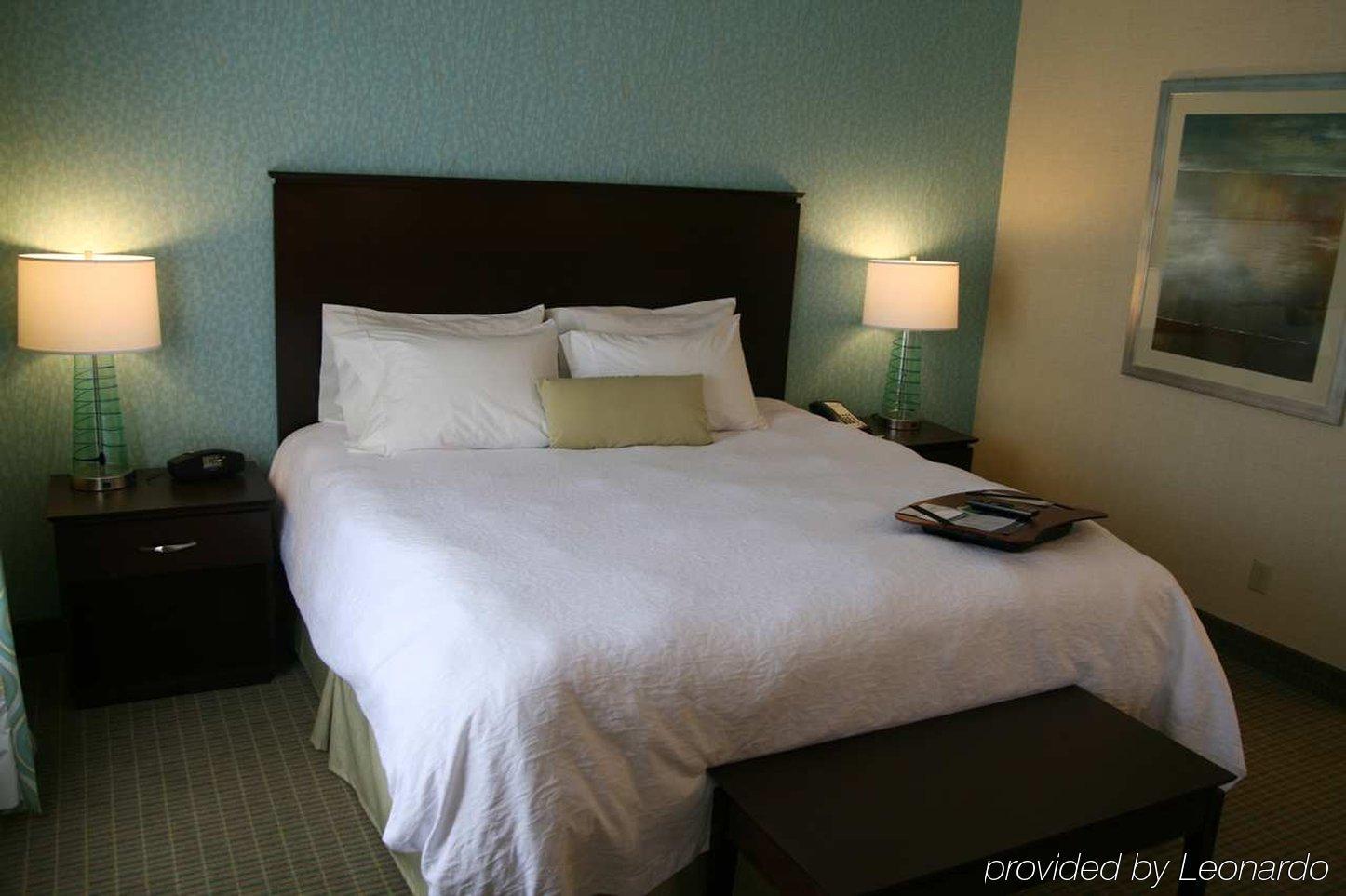 Hampton Inn & Suites Уилкс-Барре Экстерьер фото