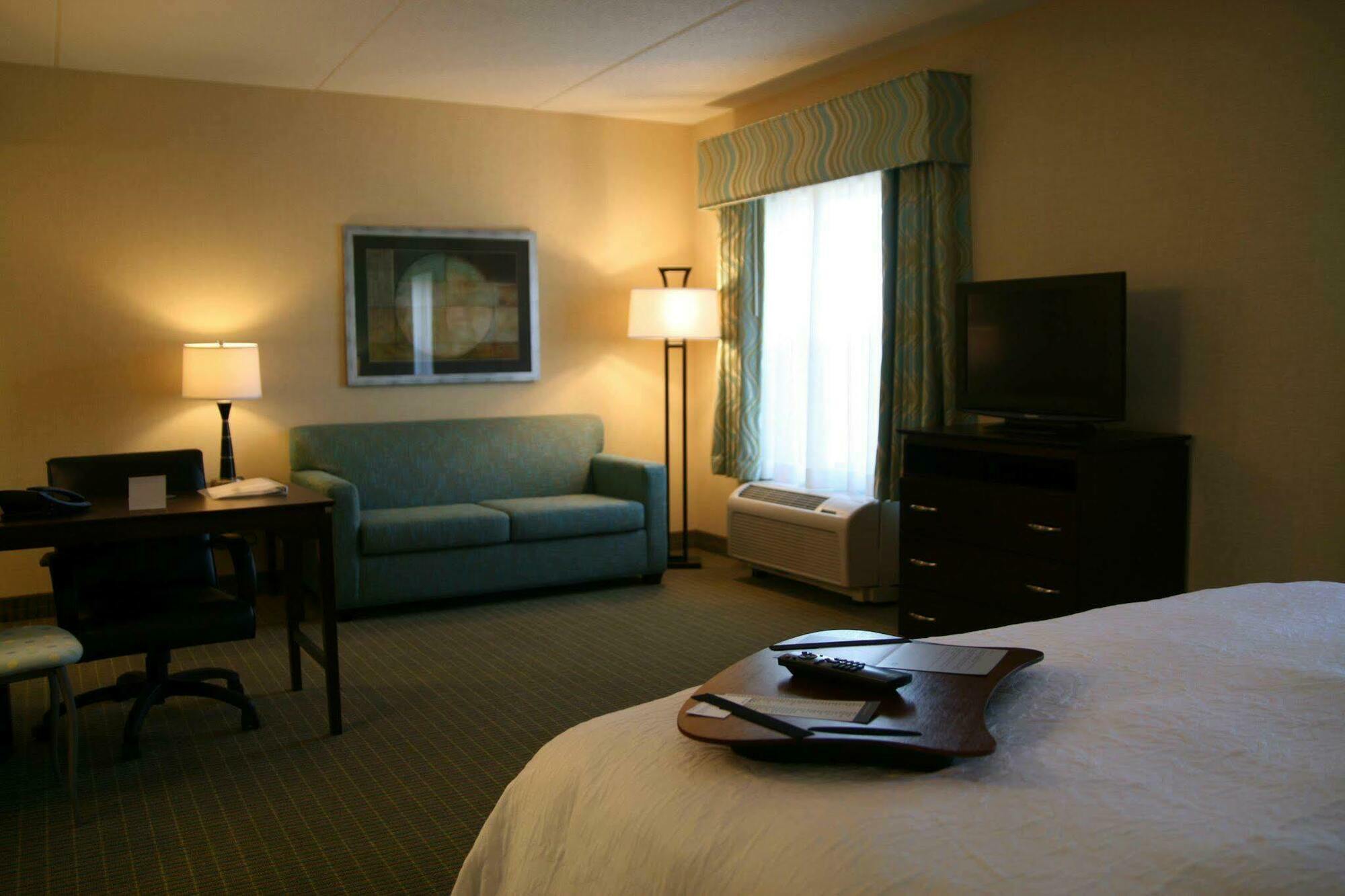Hampton Inn & Suites Уилкс-Барре Номер фото
