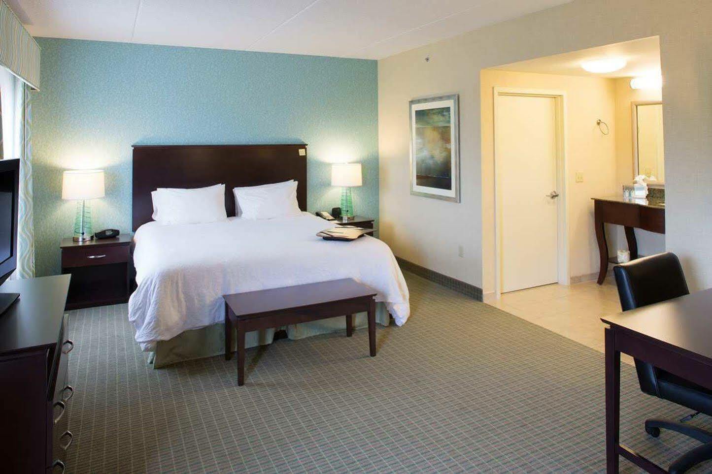 Hampton Inn & Suites Уилкс-Барре Экстерьер фото