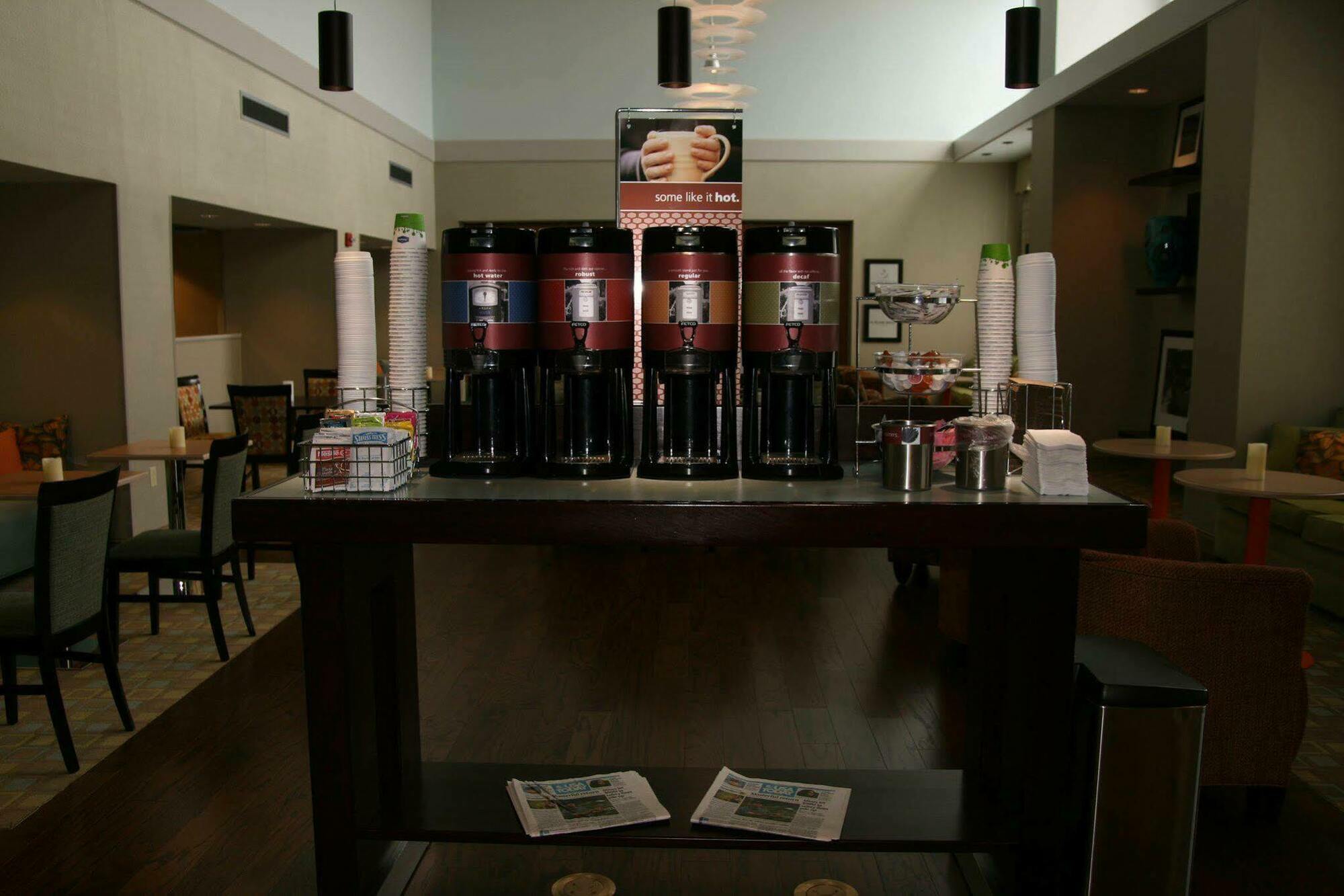Hampton Inn & Suites Уилкс-Барре Ресторан фото